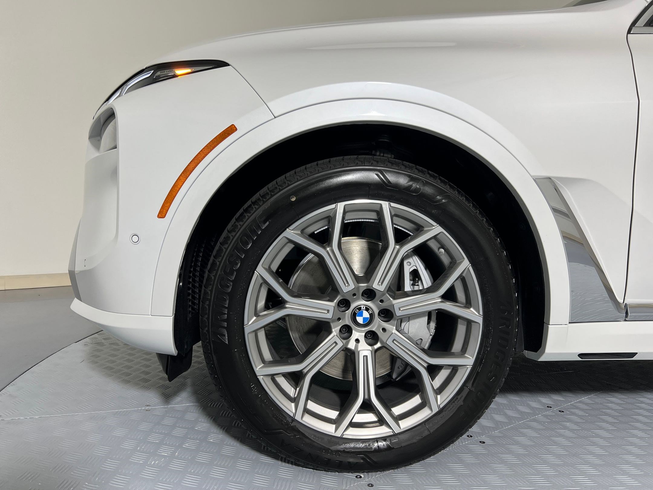 Used 2026 BMW X7 xDrive40i image 11