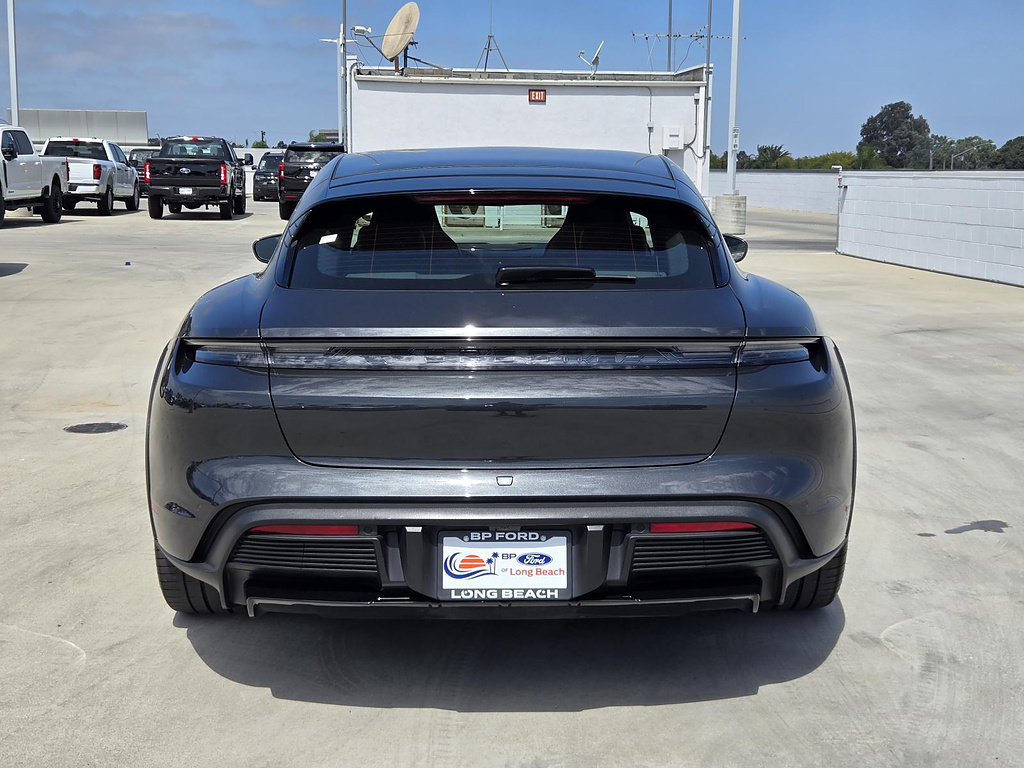 Used 2022 Porsche Taycan 4 Cross Turismo AWD/4WD image 5