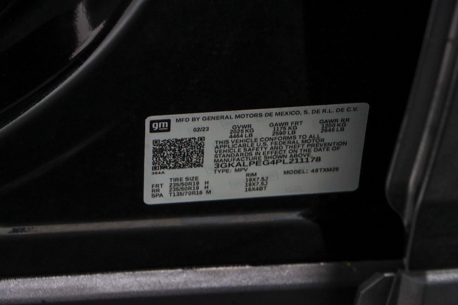 Used 2023 GMC Terrain SLT w/ Elevation Edition image 32