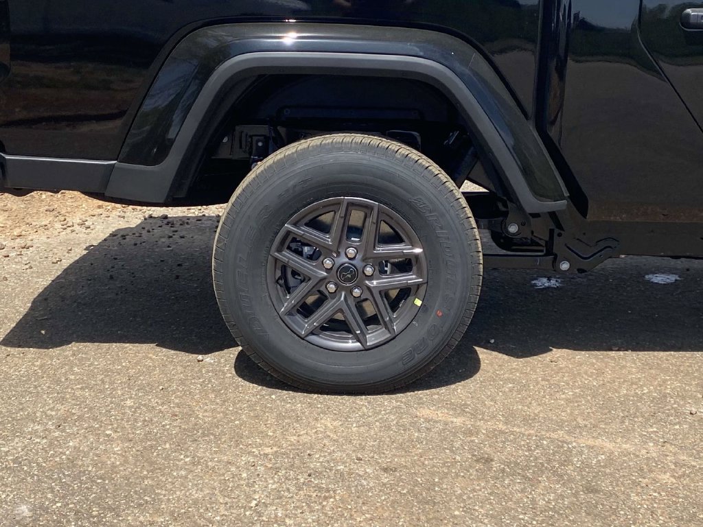 New 2026 Jeep Gladiator Sport AWD/4WD image 36
