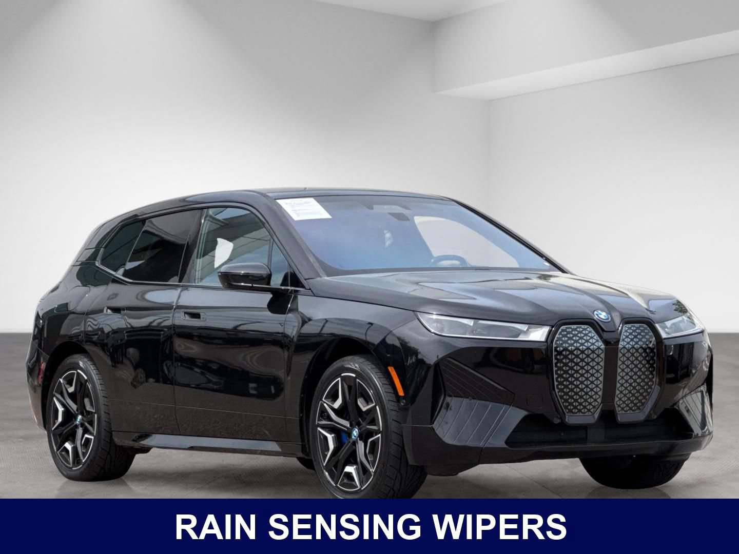 Used 2024 BMW iX xDrive50 w/ Premium Package AWD/4WD image 9