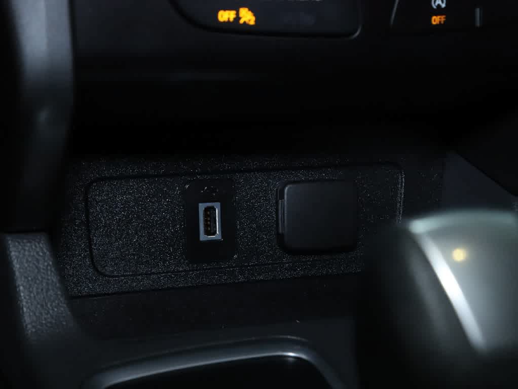 Used 2017 Ford Escape SE w/ Equipment Group 201A FWD image 29