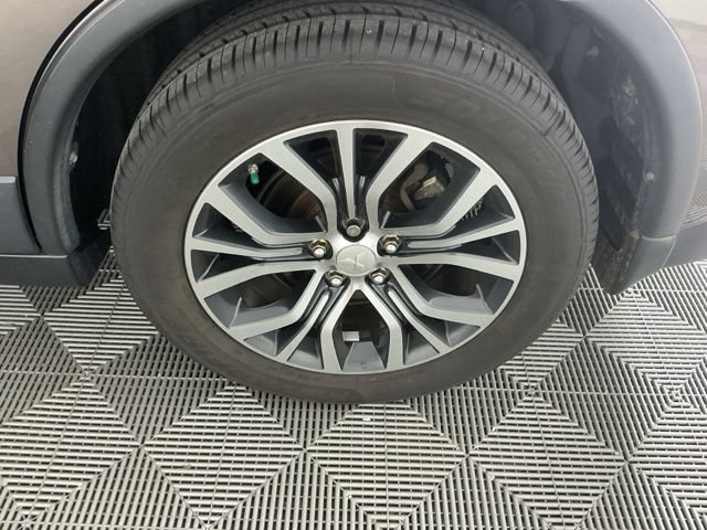 Used 2016 Mitsubishi Outlander SE FWD image 15