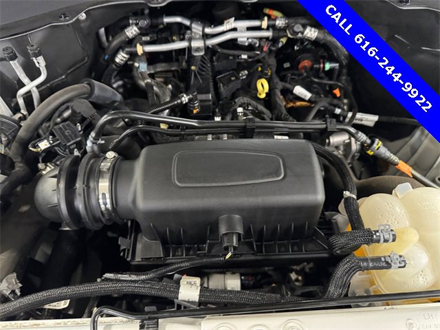 Used 2022 Ford Explorer XLT w/ Equipment Group 202A image 11