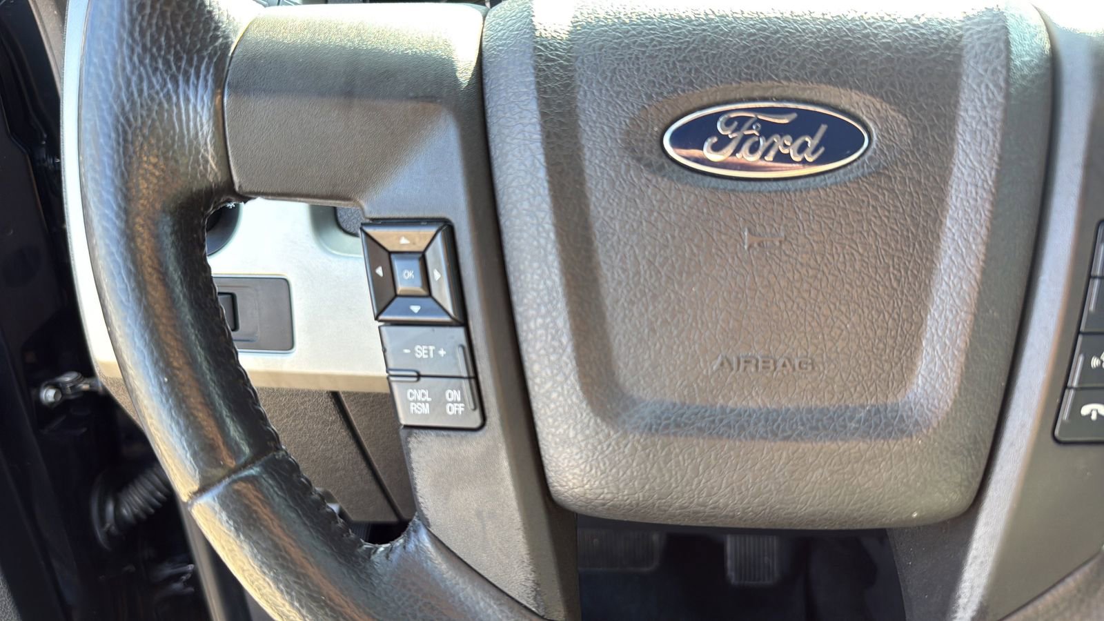 Used 2014 Ford F150 FX4 w/ Equipment Group 402A Luxury AWD/4WD image 15