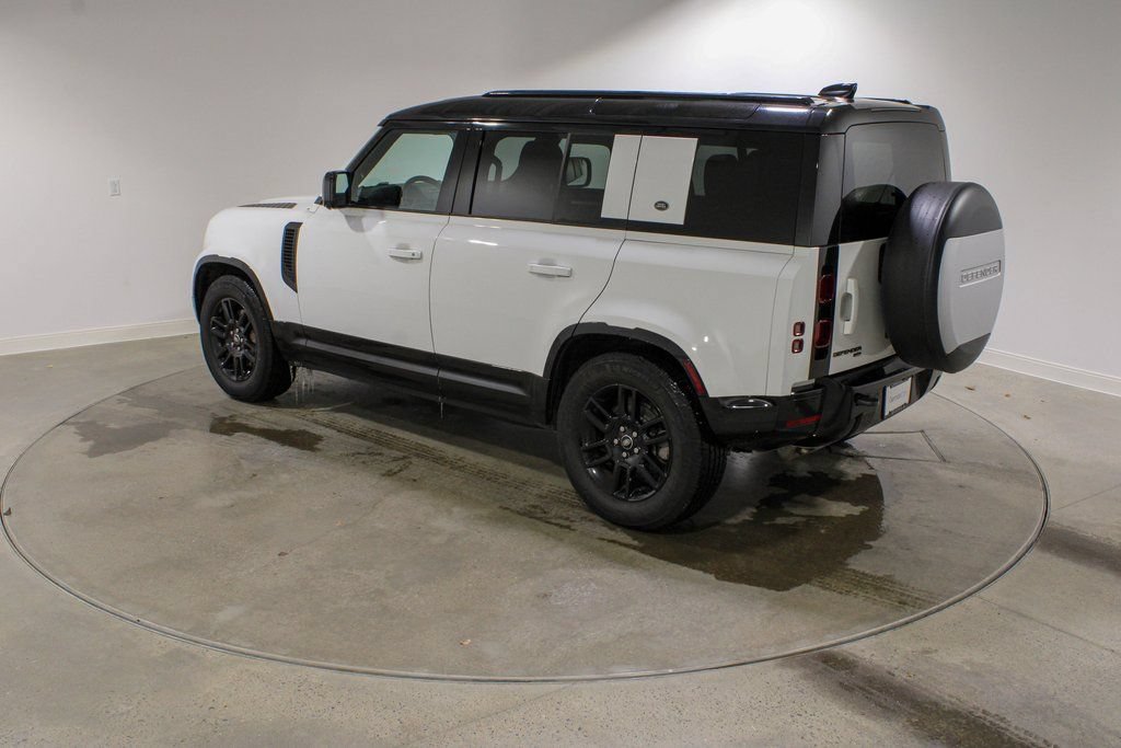 Used 2022 Land Rover Defender 110 X-Dynamic SE AWD/4WD image 3