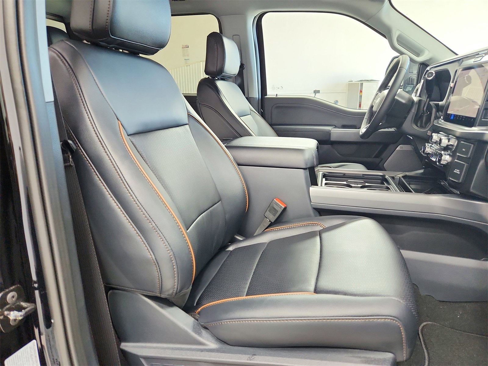 New 2026 Ford F250 Lariat w/ Black Appearance Package image 41