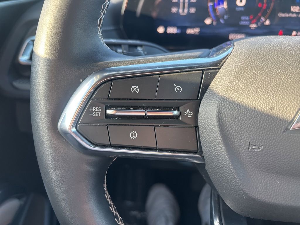 Used 2025 Chevrolet Traverse LT image 19