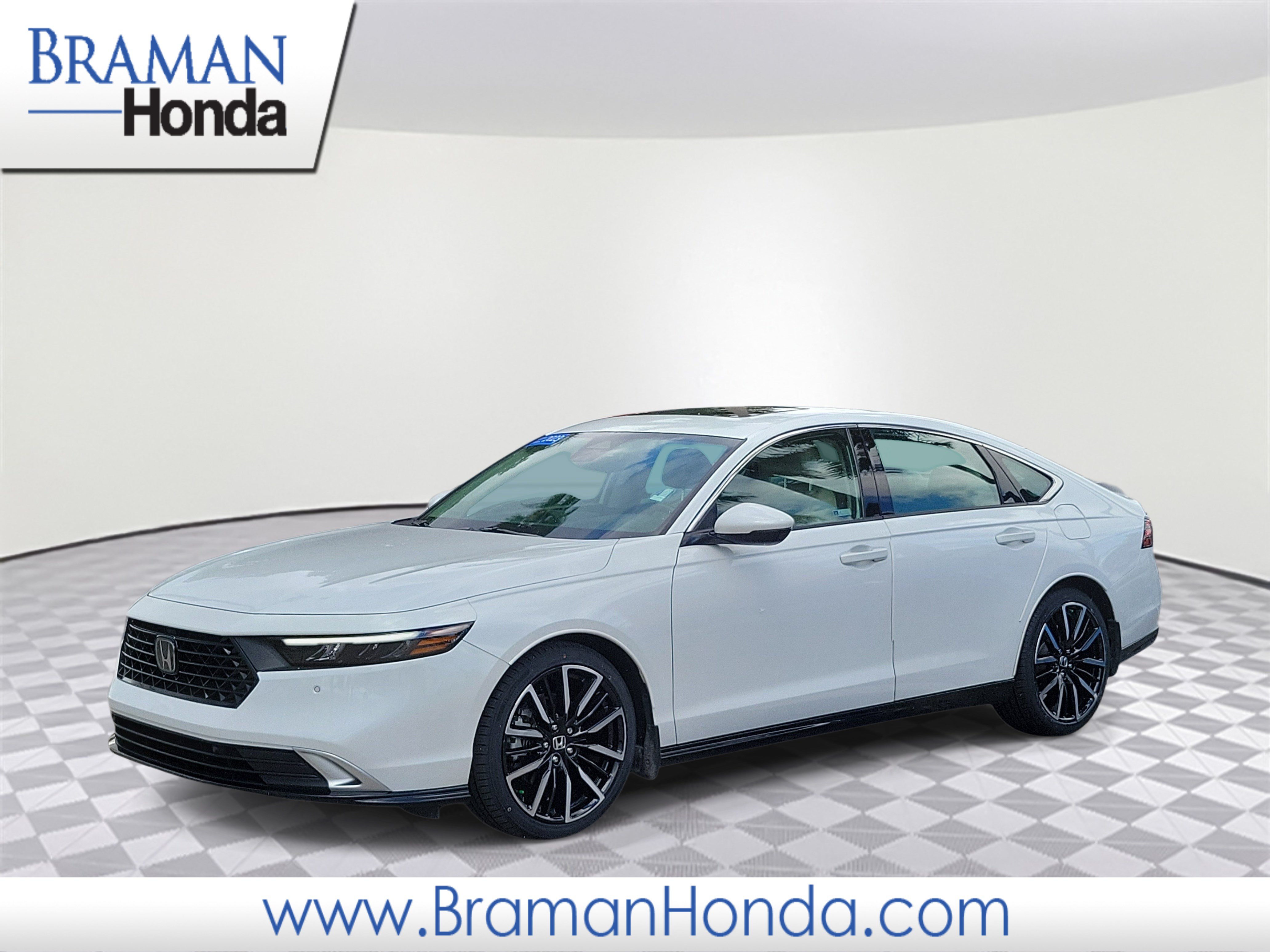 Certified 2023 Honda Accord Touring image 1
