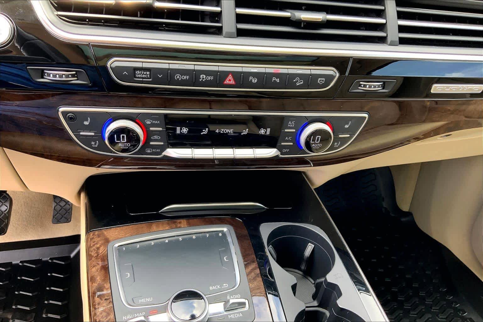 Used 2019 Audi Q7 3.0T Premium Plus w/ Premium Plus Package AWD/4WD image 31