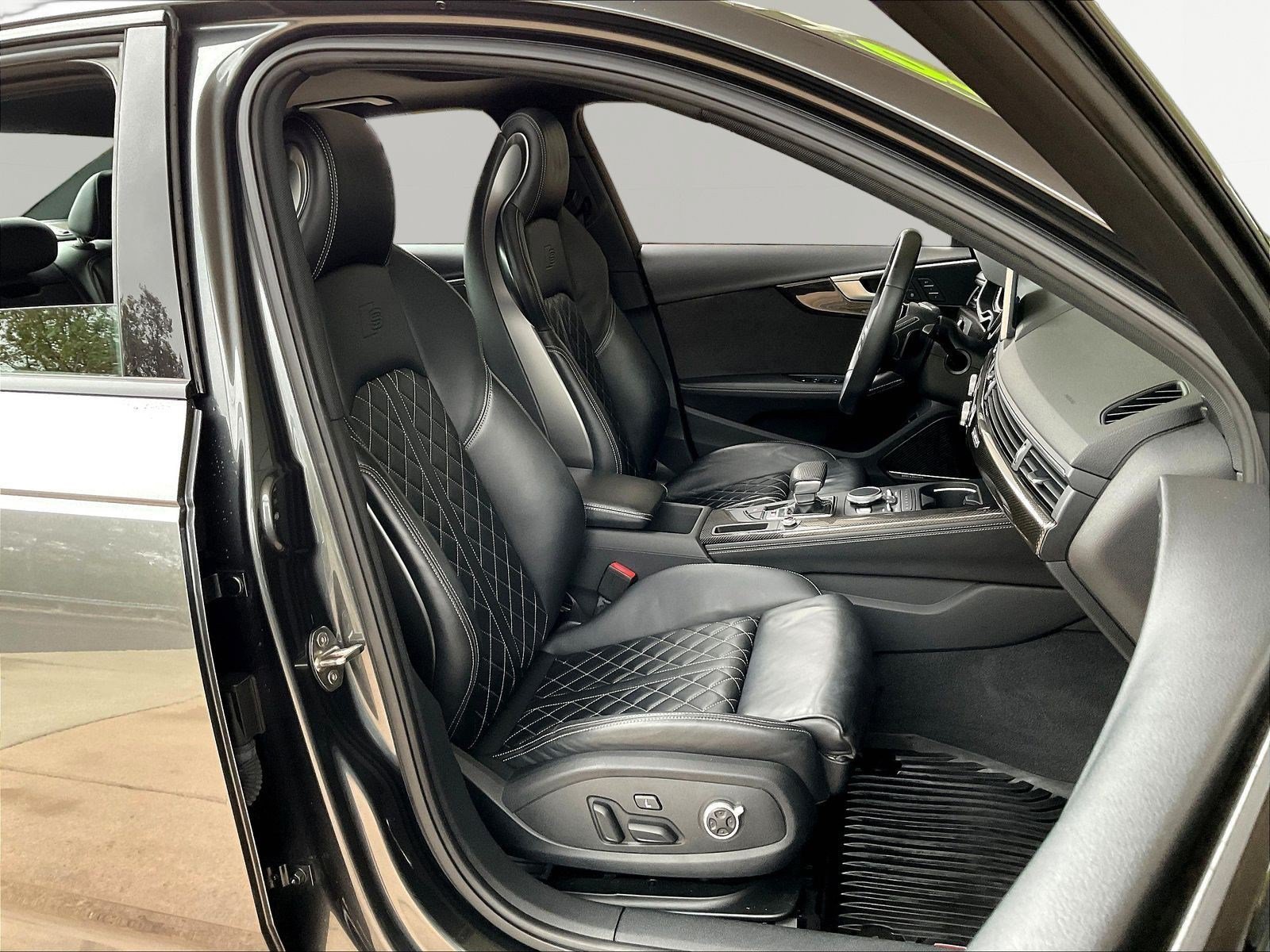 Used 2019 Audi S4 Premium Plus w/ Premium Plus Package AWD/4WD image 29