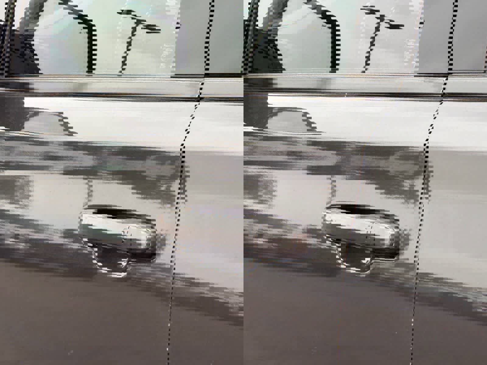 Used 2016 Cadillac Escalade Luxury image 14