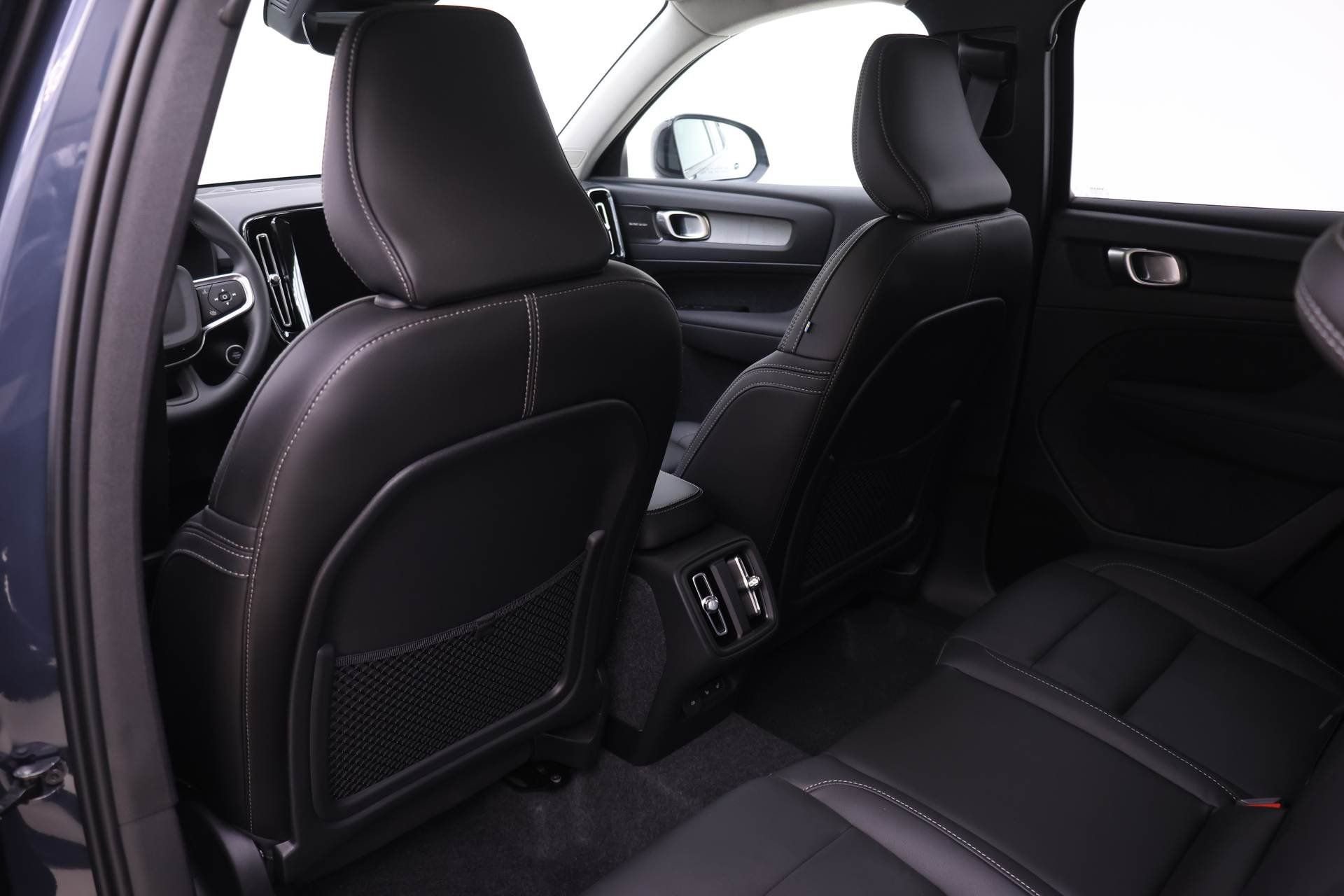 New 2026 Volvo XC40 B5 Ultra w/ Protection Package Premier AWD/4WD image 15