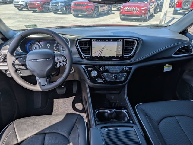New 2027 Chrysler Pacifica Limited FWD image 26