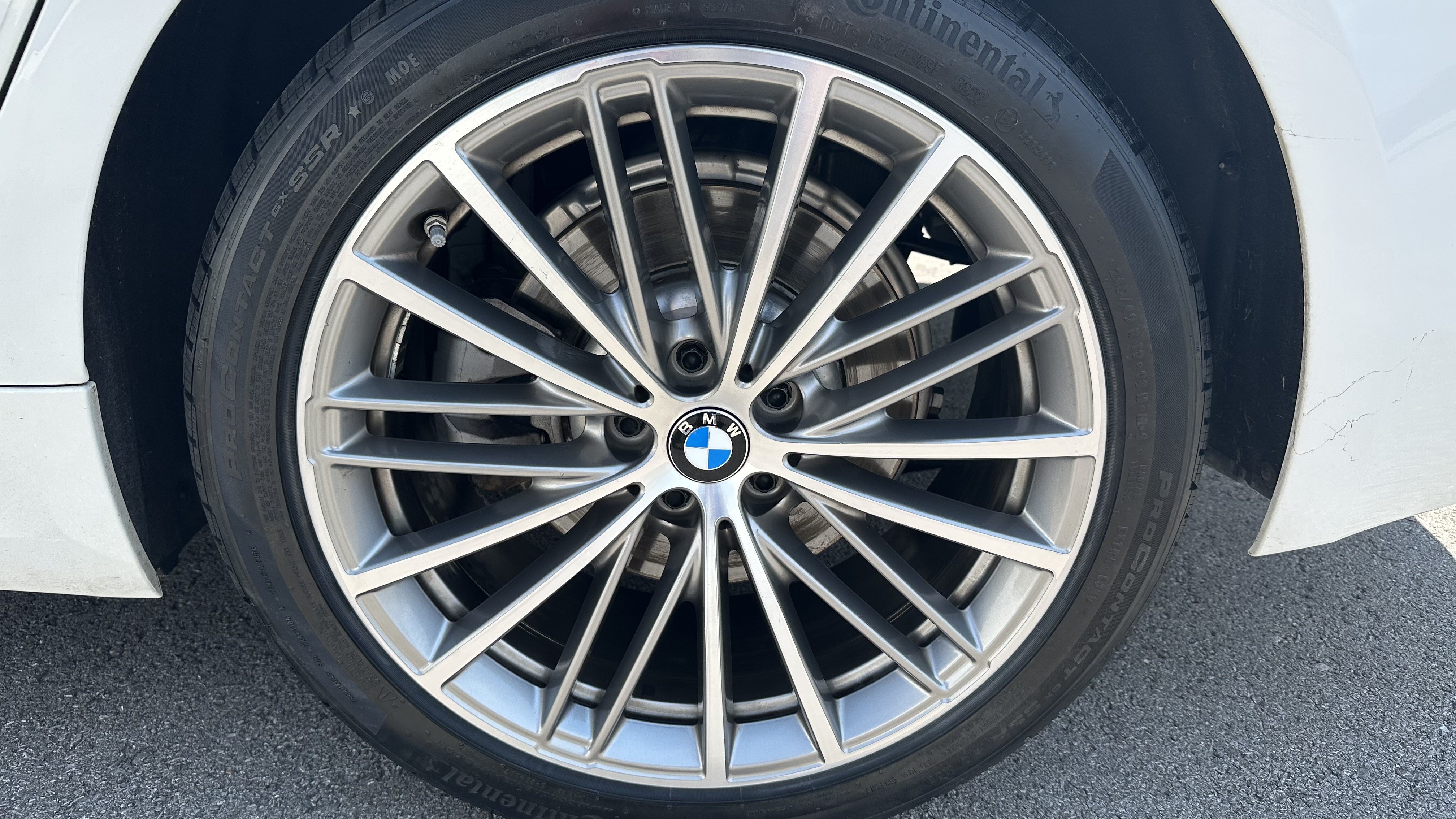 Used 2020 BMW 530i xDrive w/ Premium Package AWD/4WD image 12