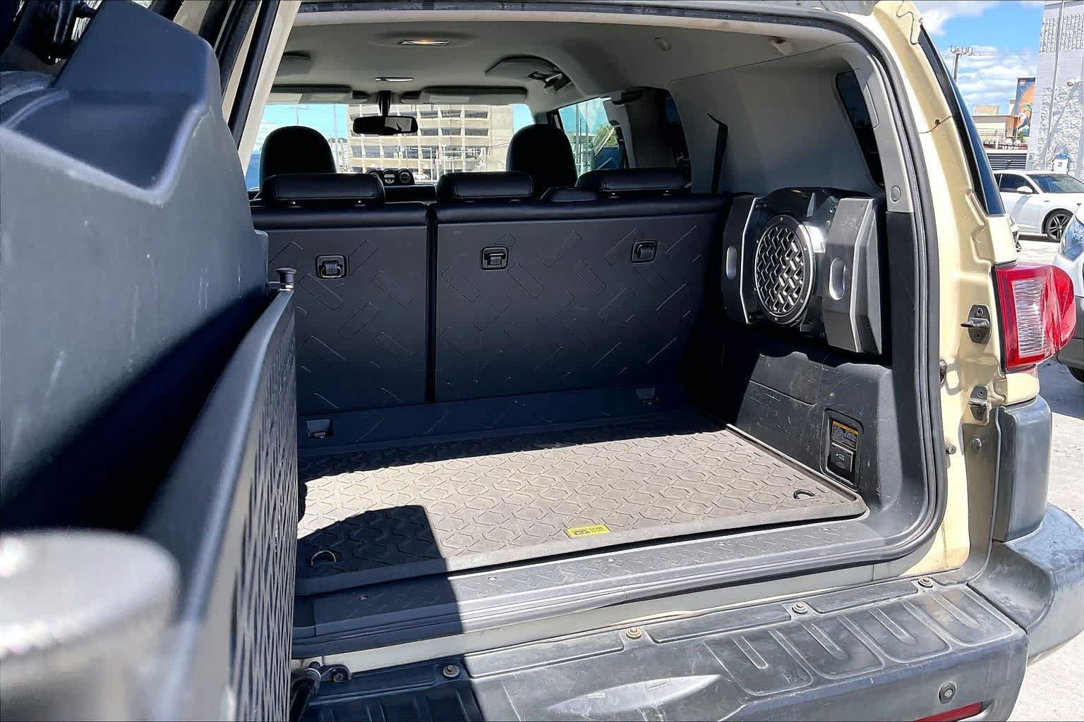 Used 2010 Toyota FJ Cruiser 4WD image 18