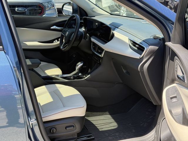 Used 2024 Buick Encore GX Avenir w/ Avenir Technology Package image 17