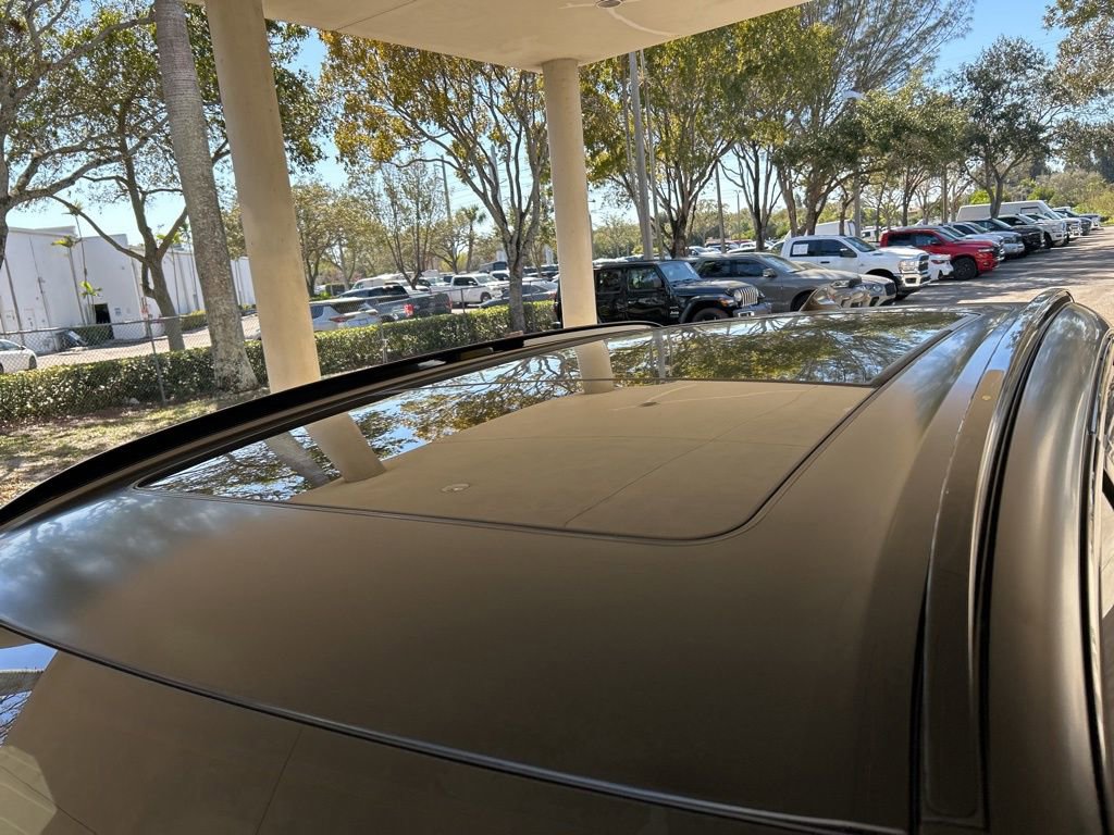 Used 2020 BMW X5 M Competition w/ Executive Package image 18