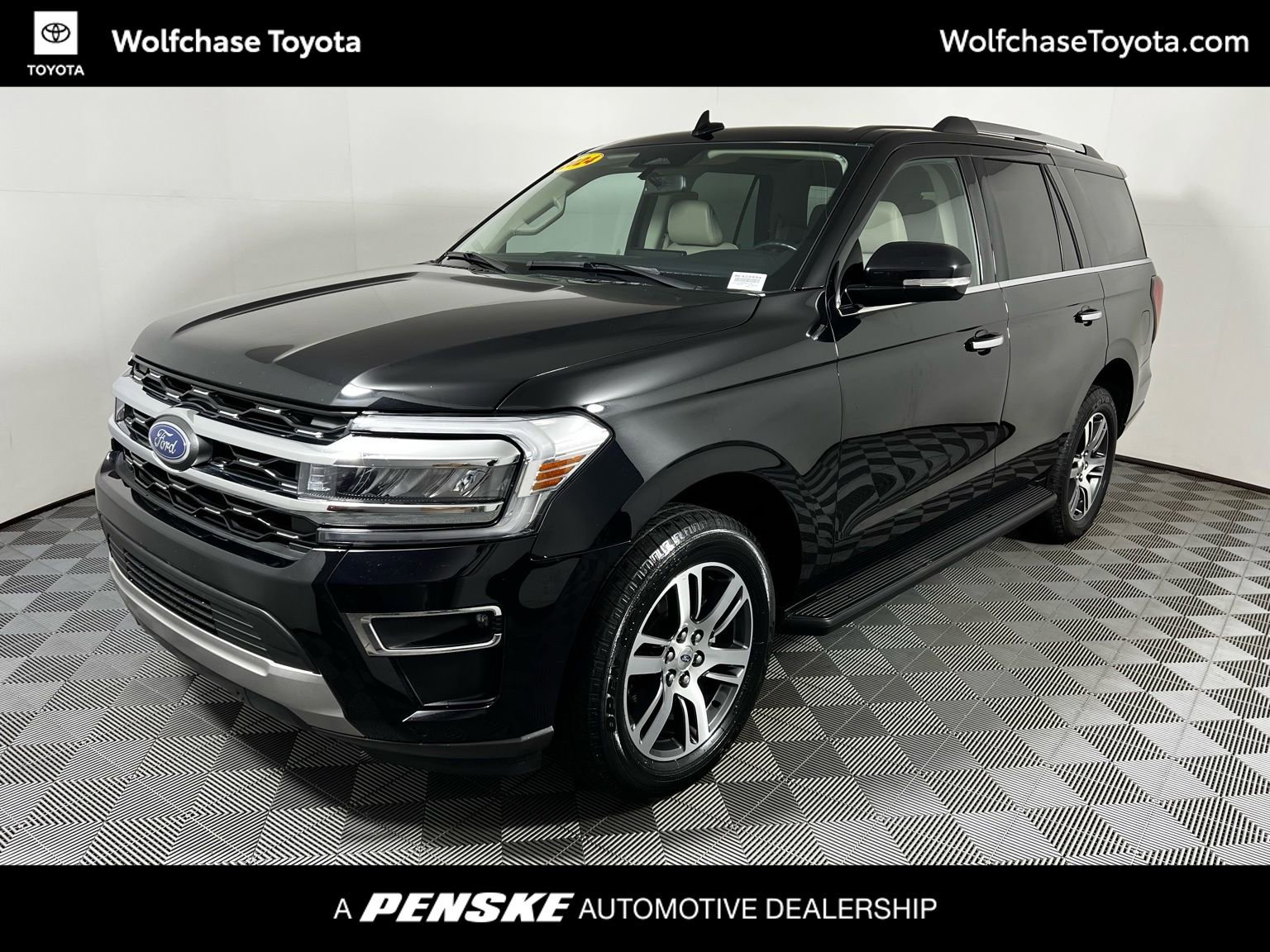 Used 2024 Ford Expedition Limited image 1