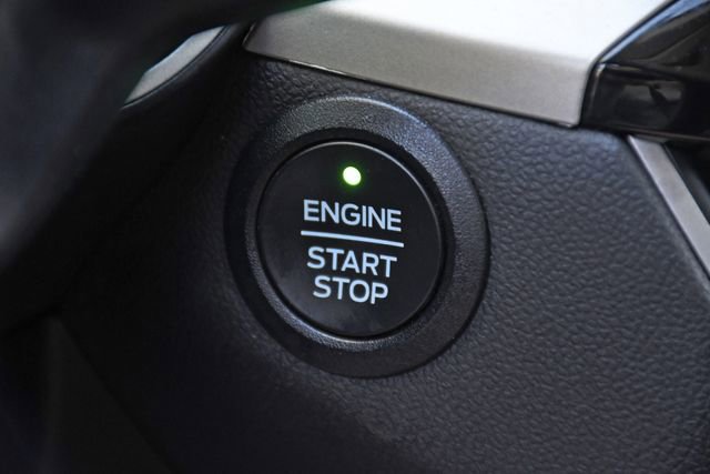 Used 2022 Ford Escape SE image 18