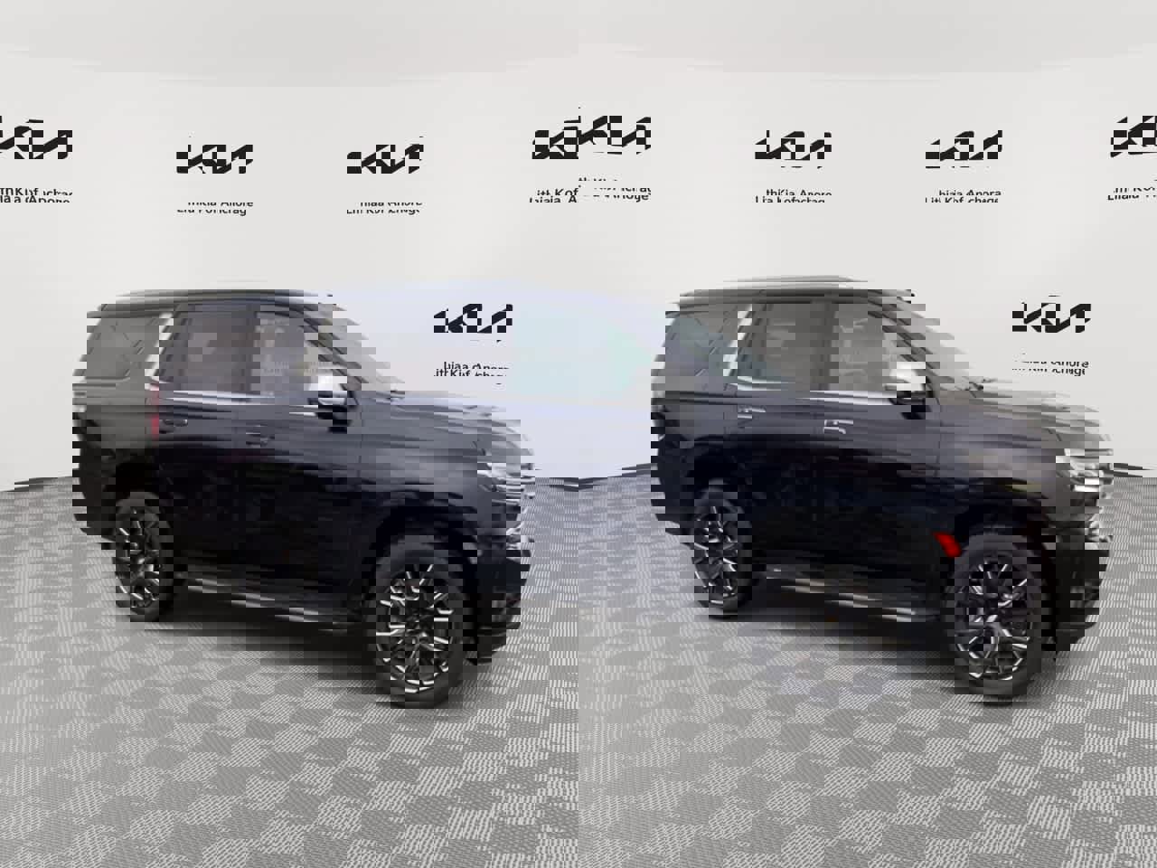 Used 2021 Chevrolet Tahoe Premier w/ Premium Package image 2