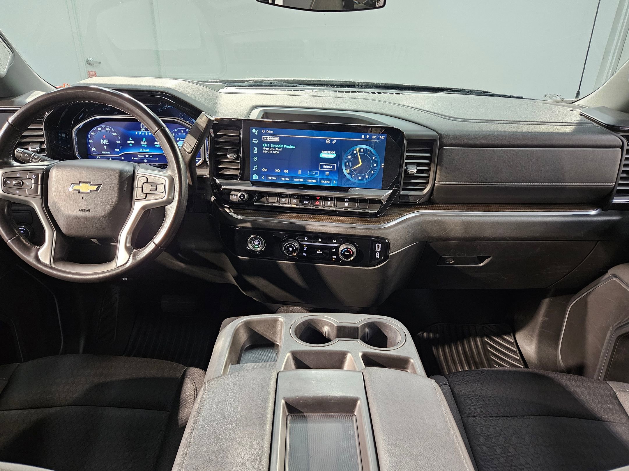 Used 2023 Chevrolet Silverado 1500 LT image 10