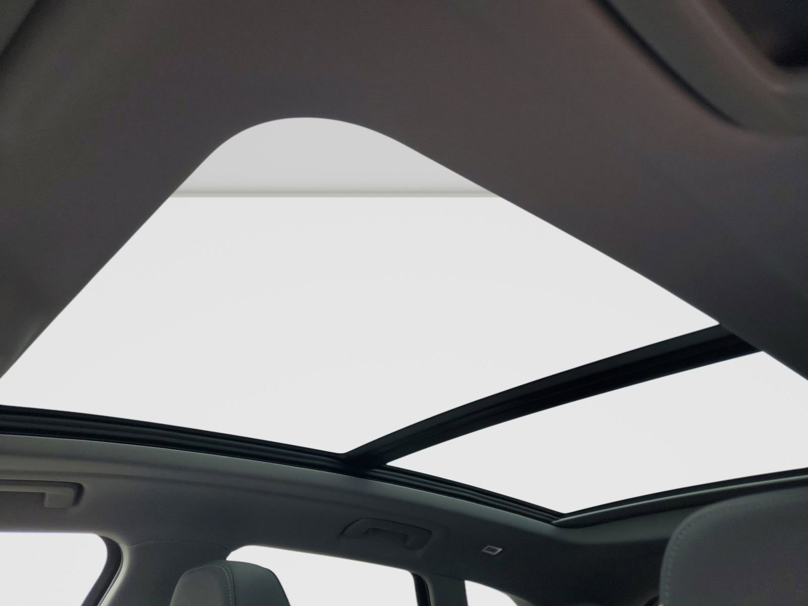 Used 2025 Audi Q5 Premium w/ Convenience Package image 31