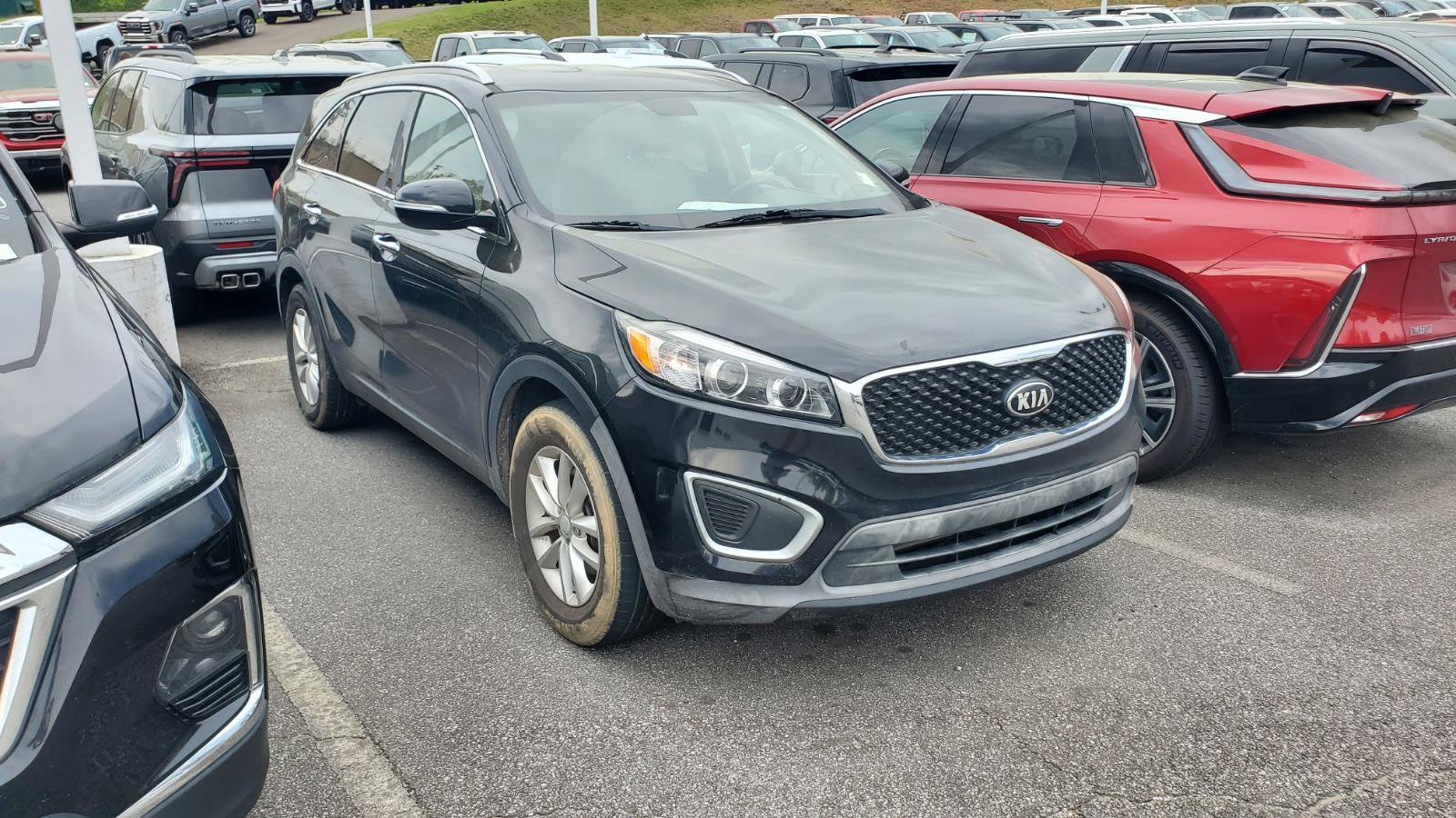 Used 2017 Kia Sorento LX w/ LX Convenience Package image 2