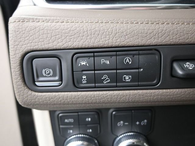 Used 2023 GMC Yukon Denali image 23