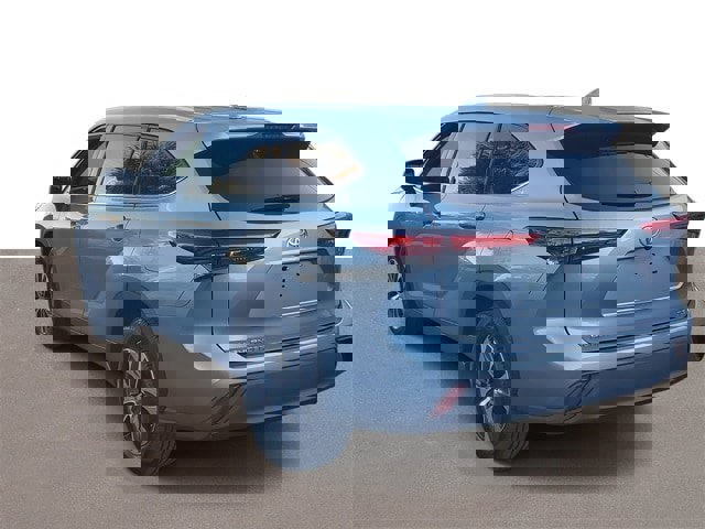 Used 2020 Toyota Highlander XLE image 3