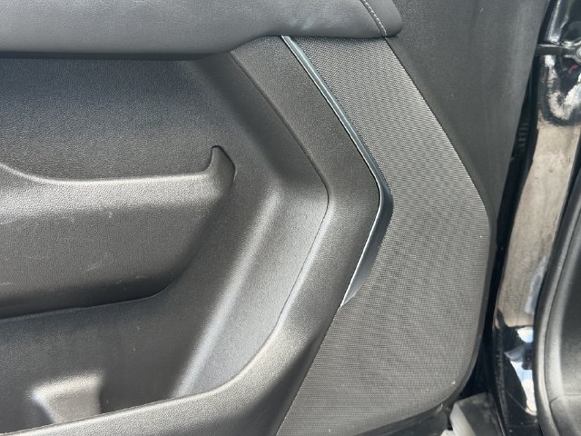 Used 2025 Chevrolet Suburban LT RWD image 22