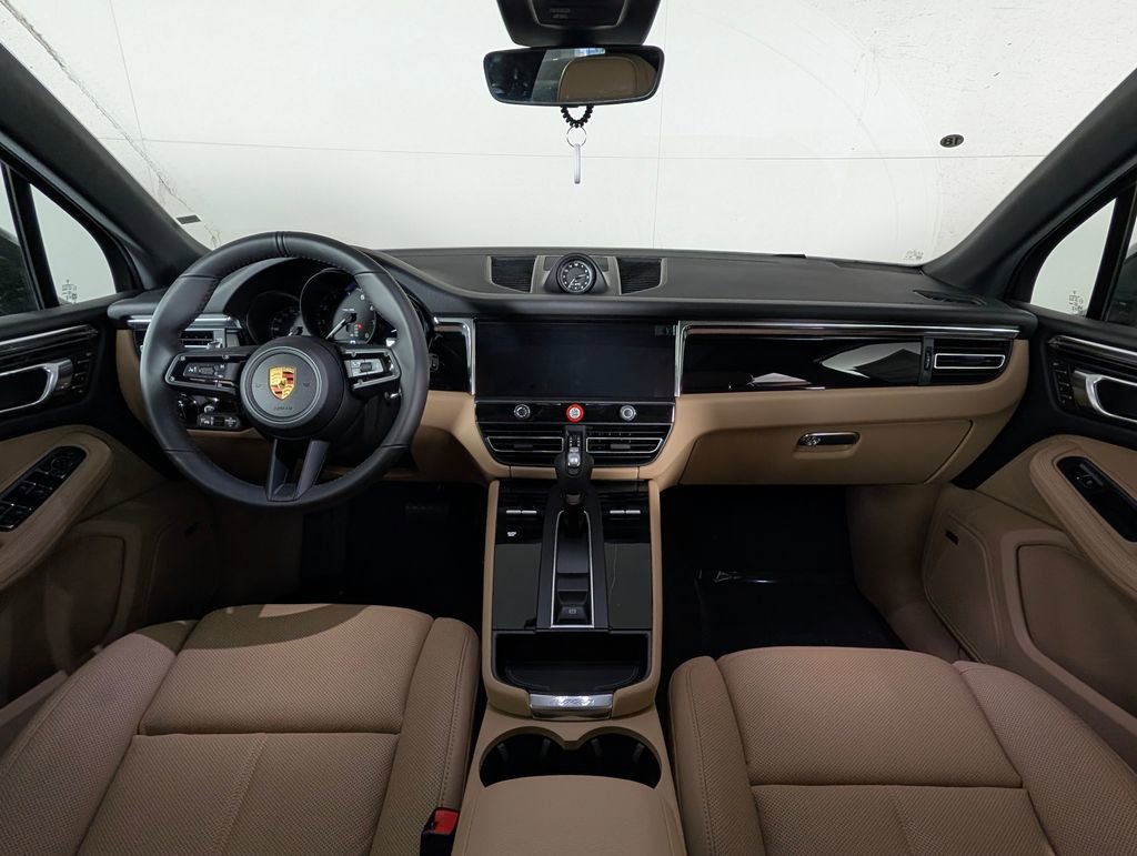 New 2026 Porsche Macan image 20