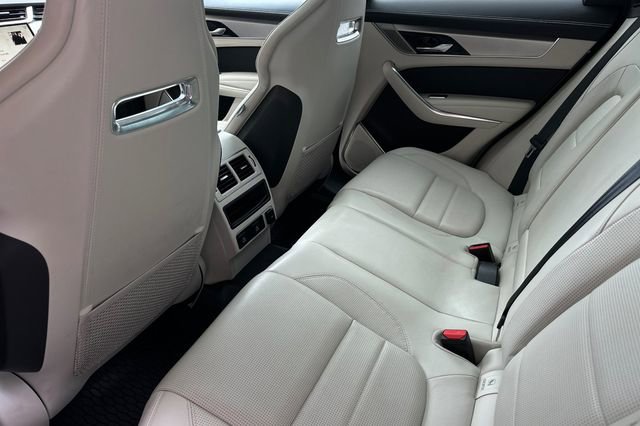 Certified 2024 Jaguar F-PACE R-Dynamic S AWD/4WD image 11