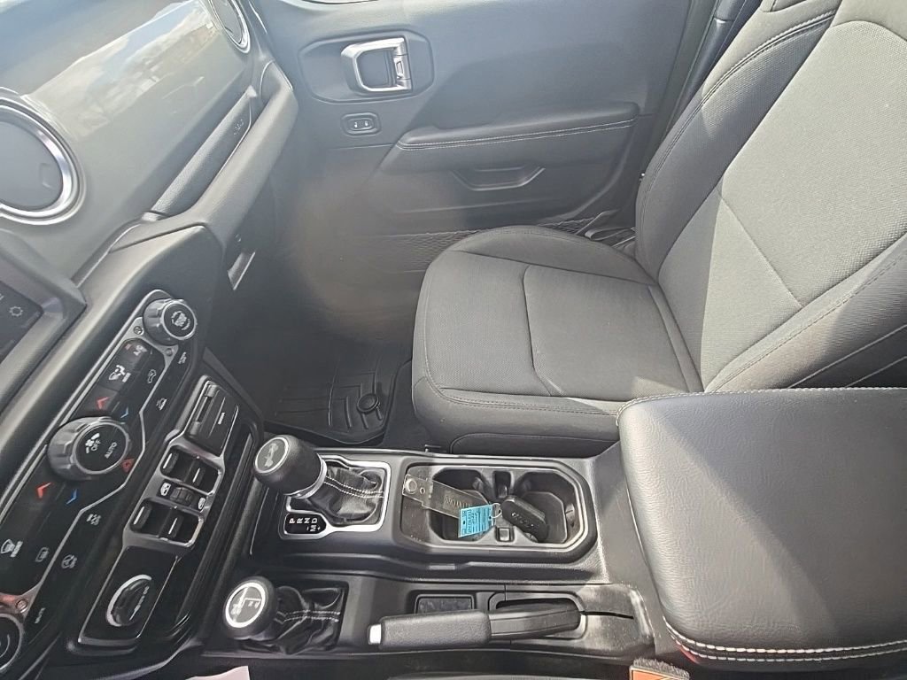 Used 2022 Jeep Wrangler Unlimited Sahara w/ Dual Top Group image 22