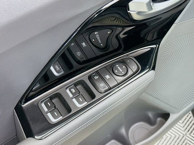 Used 2022 Kia Niro LXS image 17