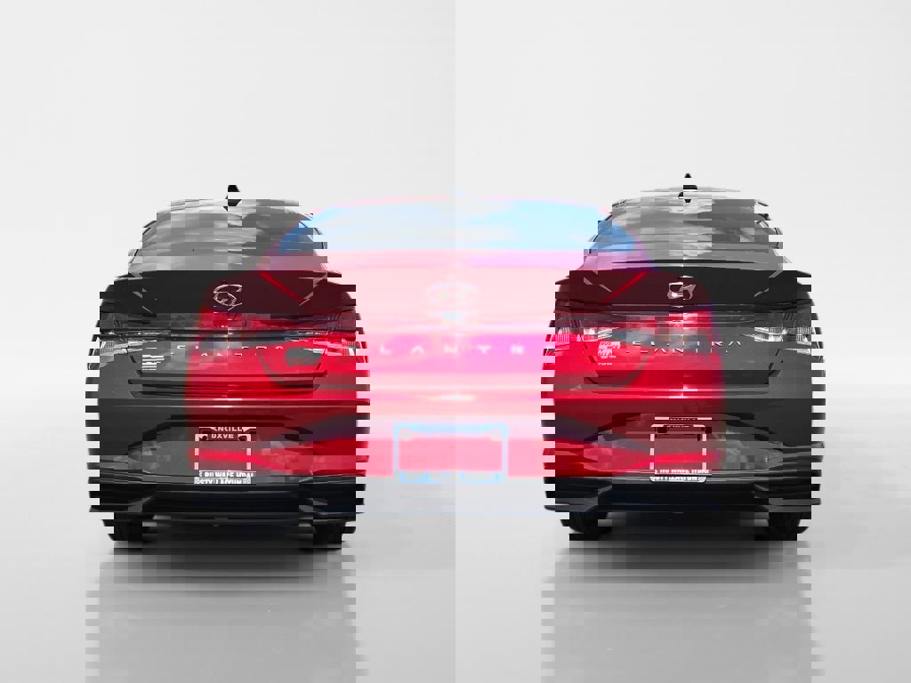 Used 2023 Hyundai Elantra SEL w/ Convenience Package image 4