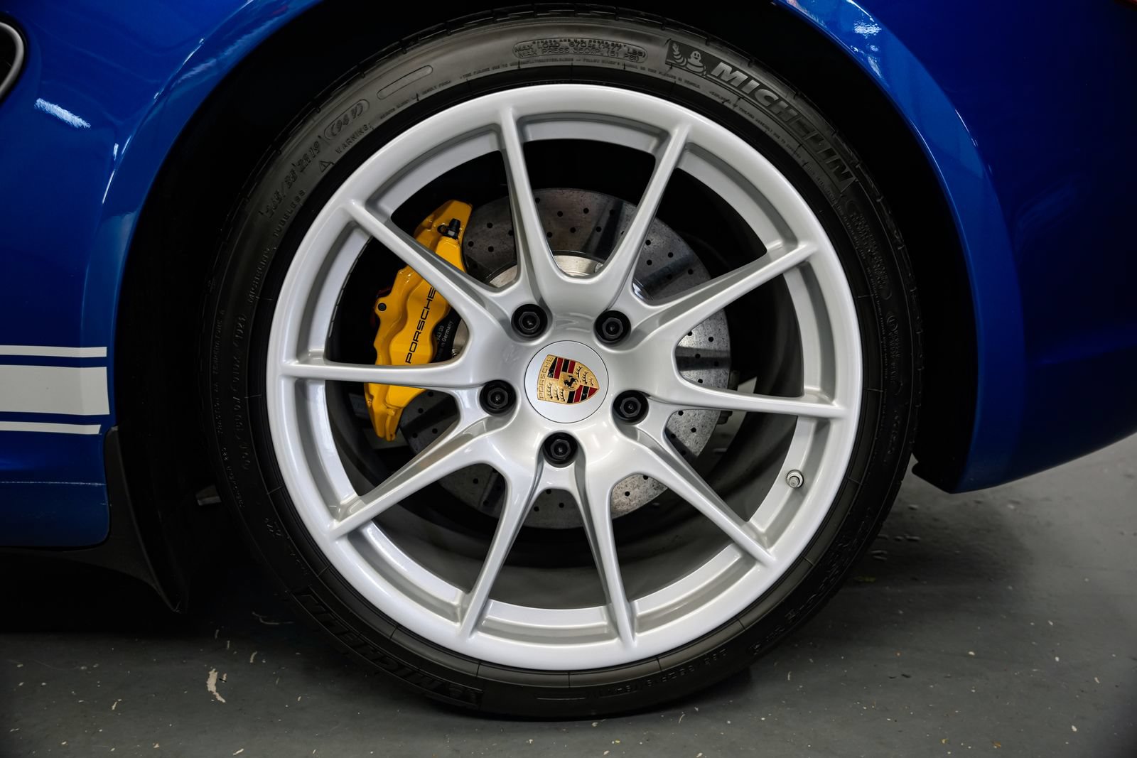 Used 2011 Porsche Boxster Spyder RWD image 43