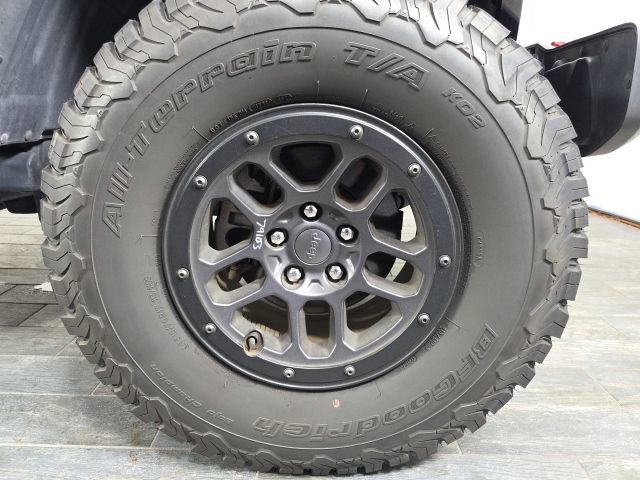 Used 2023 Jeep Wrangler Unlimited Rubicon w/ Xtreme Recon 35" Tire Package image 5