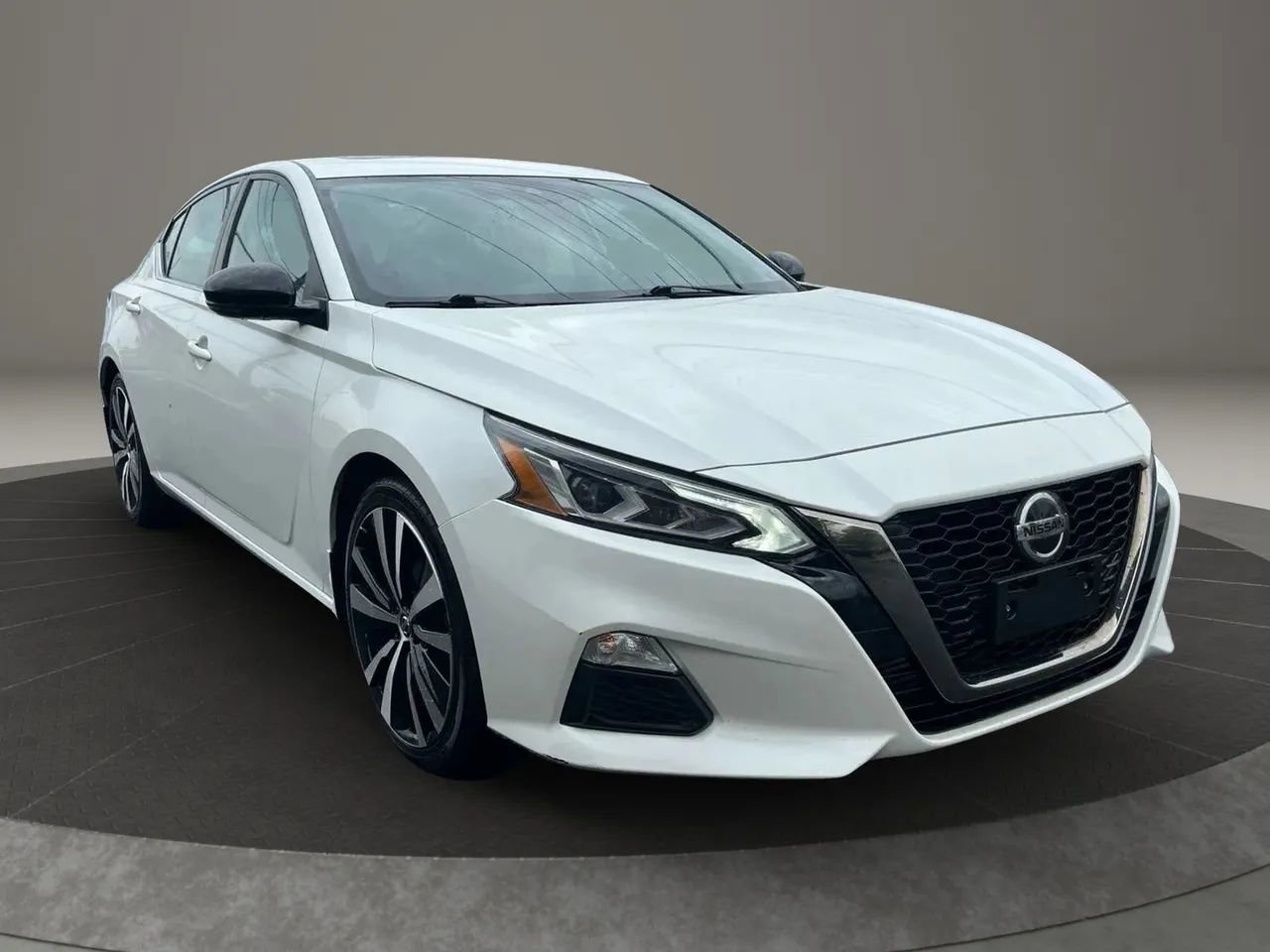 Used 2021 Nissan Altima 2.0 SR image 3