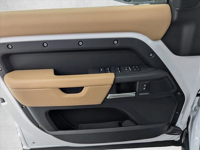 New 2026 Land Rover Defender 110 X-Dynamic SE image 17