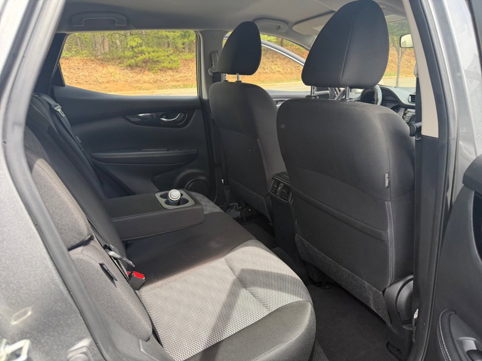 Used 2021 Nissan Rogue Sport SV AWD/4WD image 32