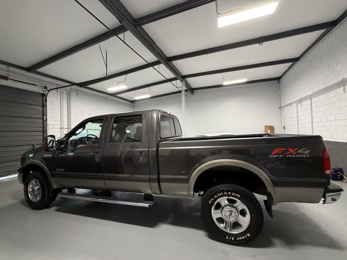 Used 2005 Ford F350 Lariat AWD/4WD image 5