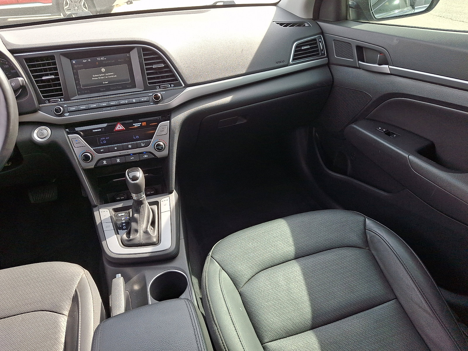 Used 2017 Hyundai Elantra Limited FWD image 16