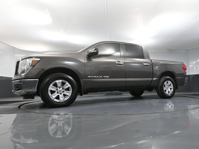 Used 2018 Nissan Titan SV AWD/4WD image 42