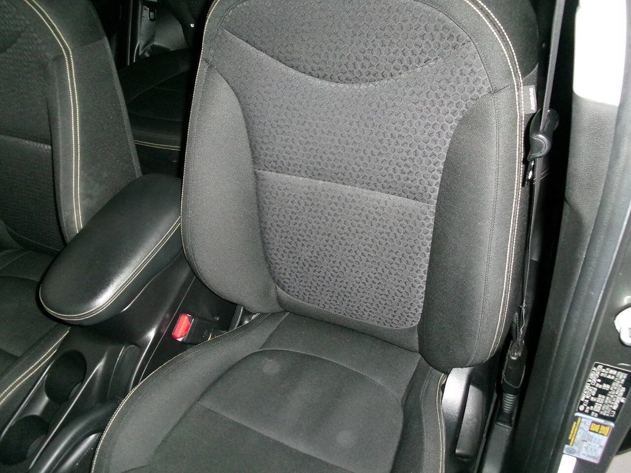 Used 2014 Kia Soul + FWD image 19