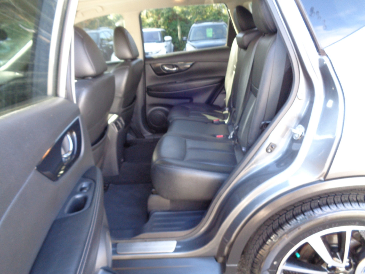 Used 2020 Nissan Rogue SL w/ Premium Package image 15