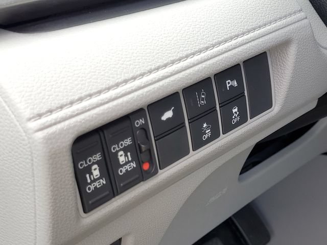 Certified 2018 Honda Odyssey Touring image 9