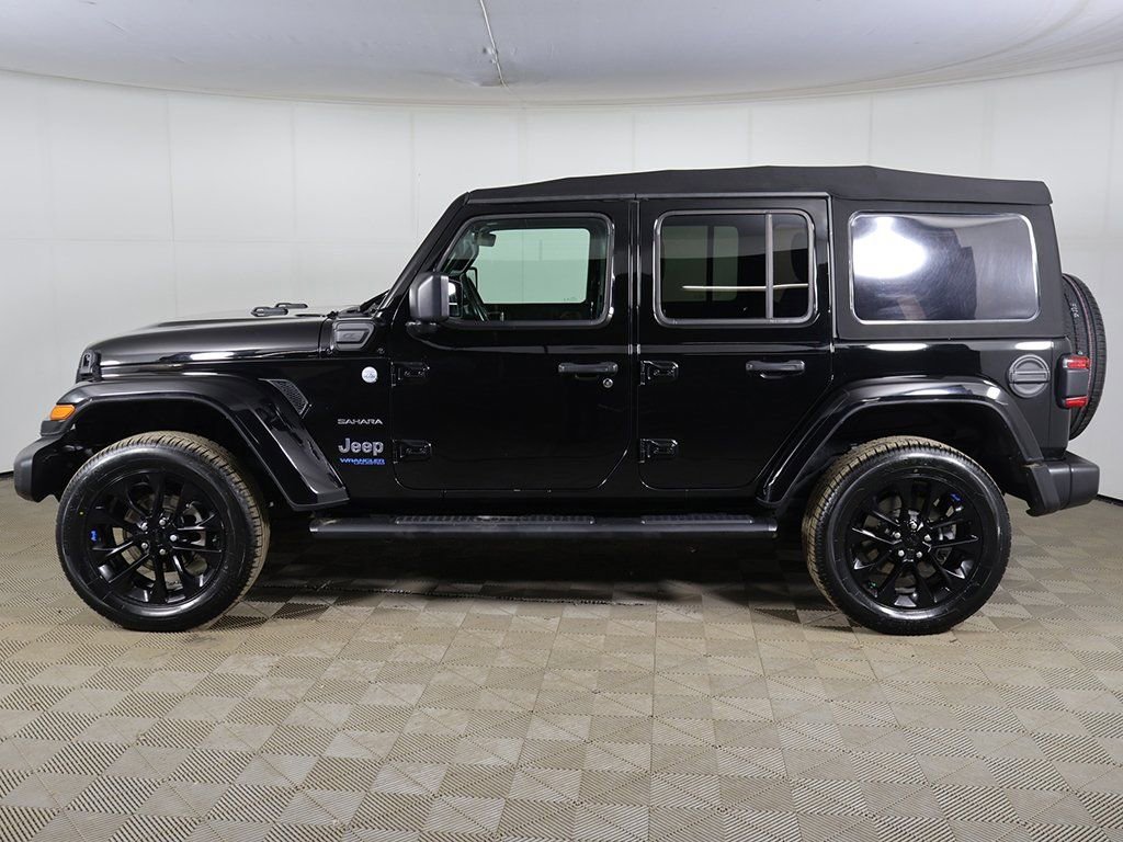 Used 2021 Jeep Wrangler Unlimited Sahara w/ Cold Weather Group AWD/4WD image 12