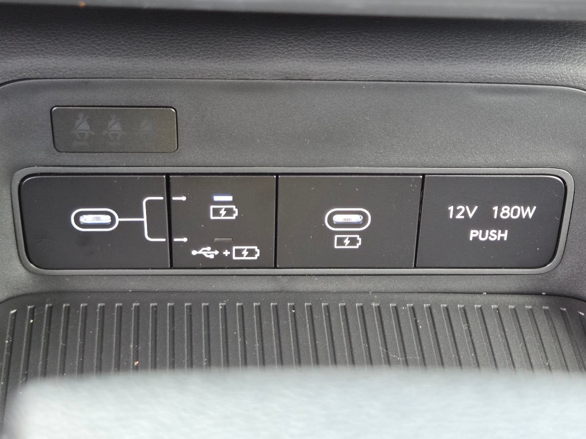 New 2027 Hyundai Kona SE AWD/4WD image 9