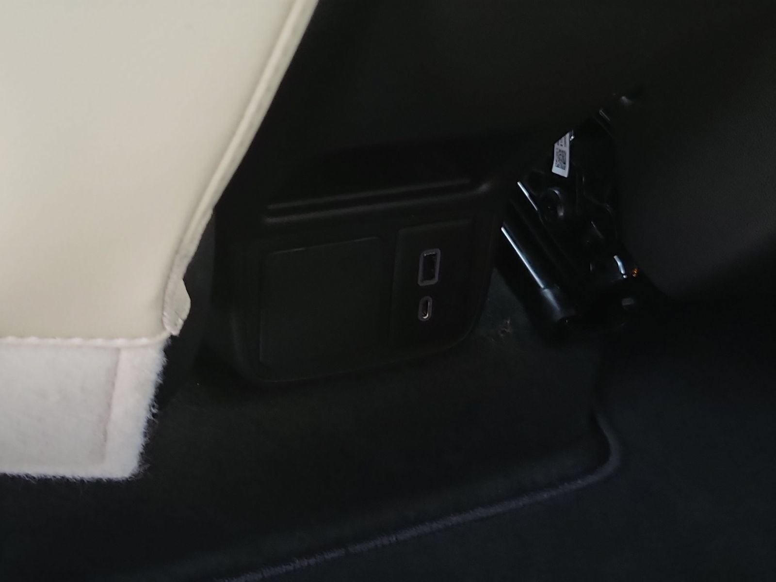 Used 2023 Buick Encore GX Preferred w/ Cold Weather Comfort Package FWD image 21